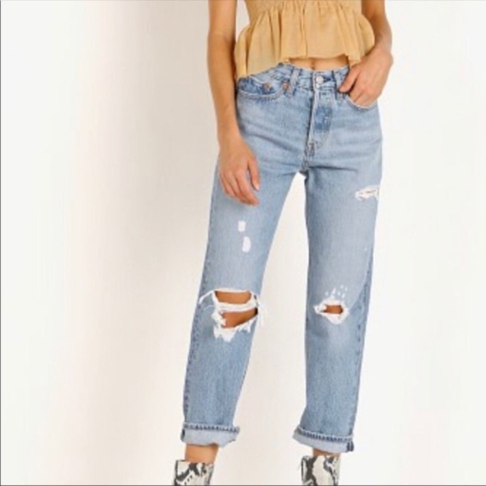 Levi's Wedgie straight distressed jeans size 26